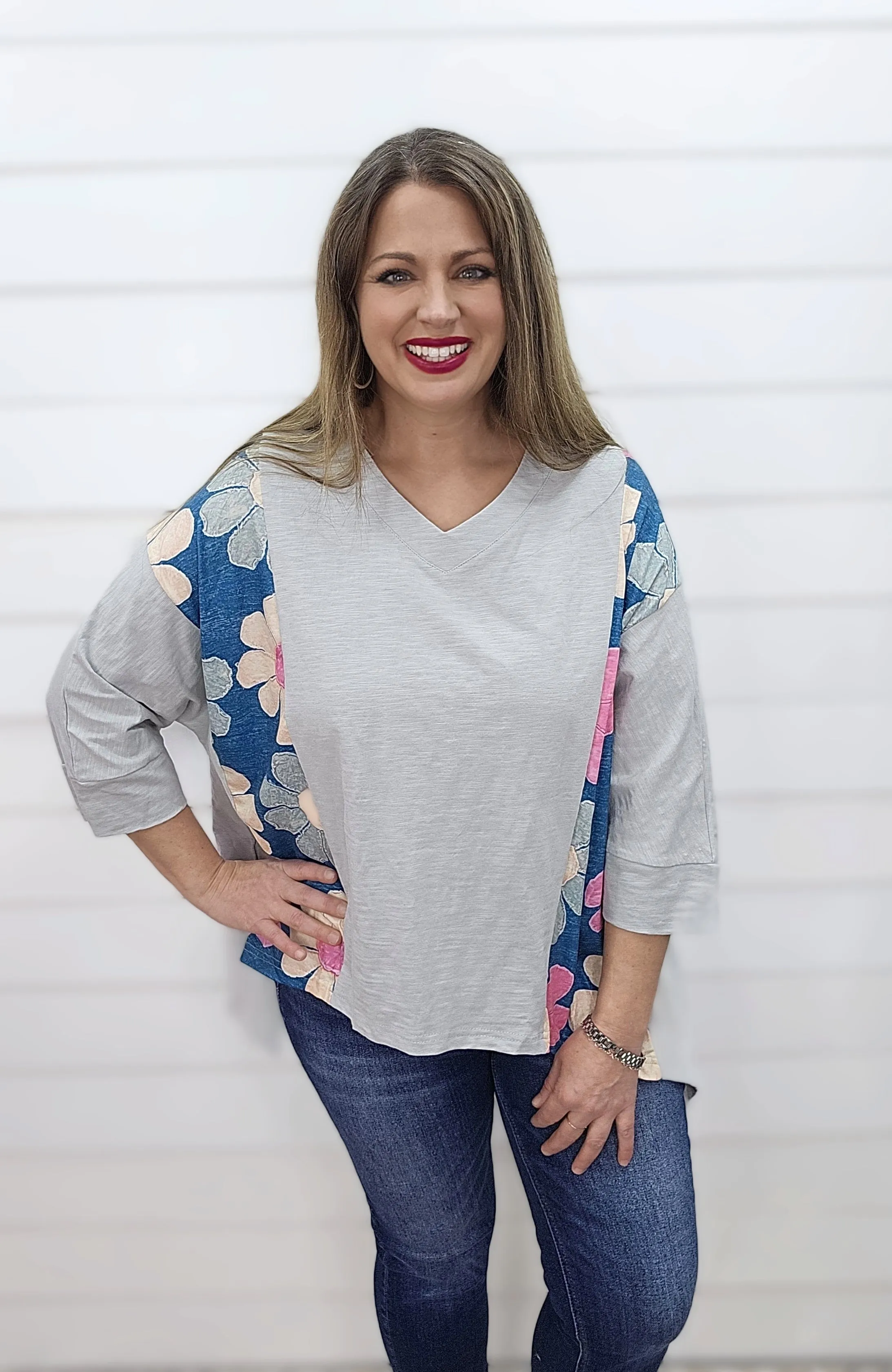 SAGE OVERSIZED COTTON FLORAL V NECK TOP