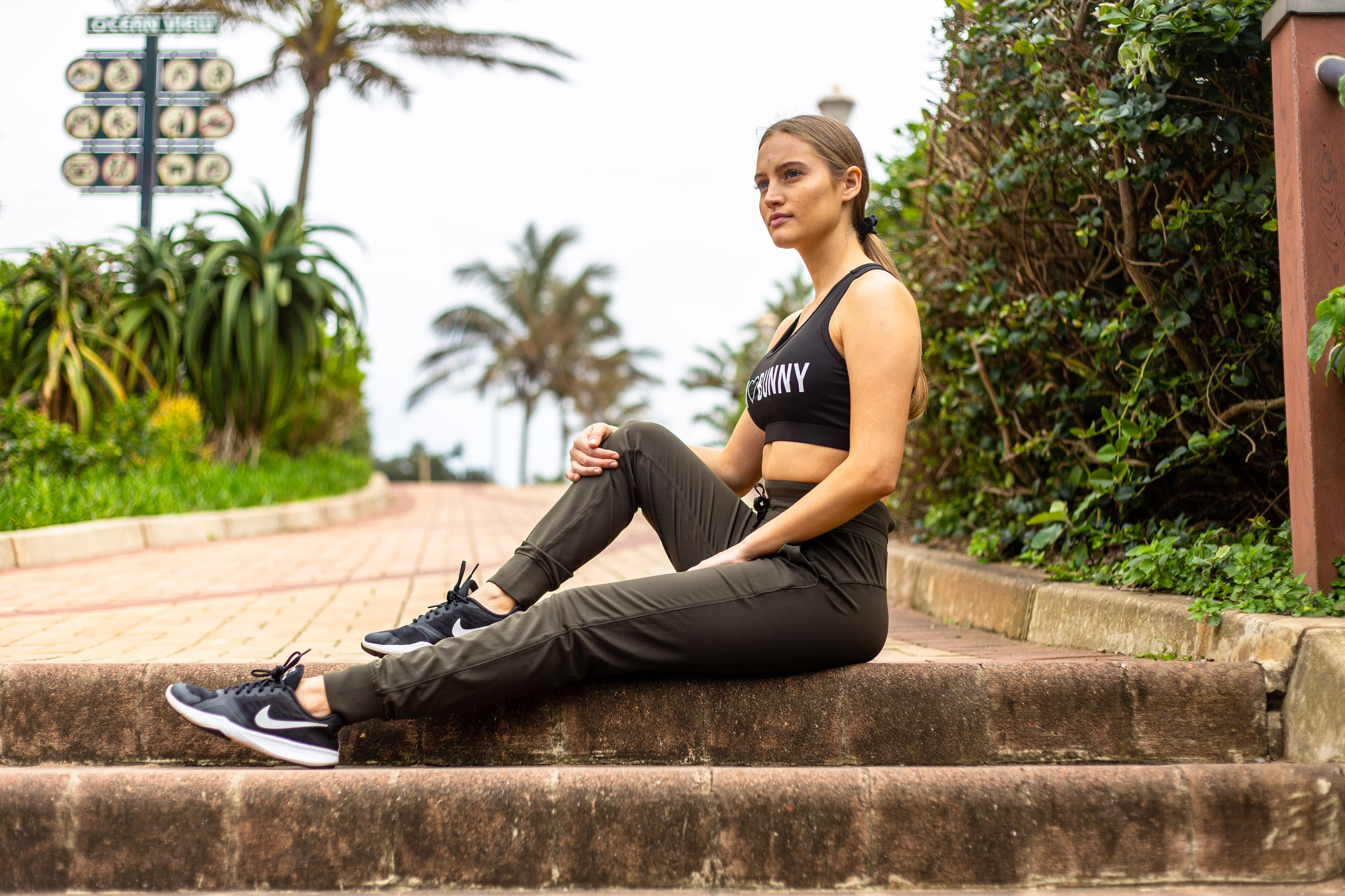 Shapewear Form fit Joggers - Khaki